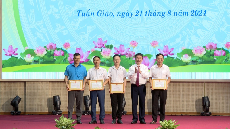 Tuần Giáo tổng kết năm học 2023-2024, triển khai nhiệm vụ năm học 2024-2025