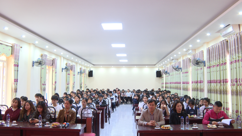 Gặp mặt 86 học sinh tham gia Kỳ thi chọn học sinh giỏi các môn văn hóa lớp 9 cấp tỉnh năm học 2024-2025