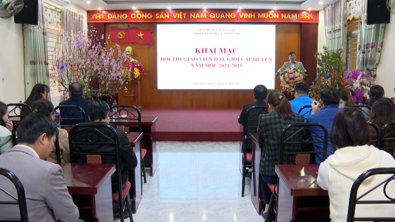 QUANG CẢNH LỄ KHAI MẠC HỘI THI GIÁO VIÊN DẠY GIỎI CẤP HUYỆN NH 2024 2025 (2)