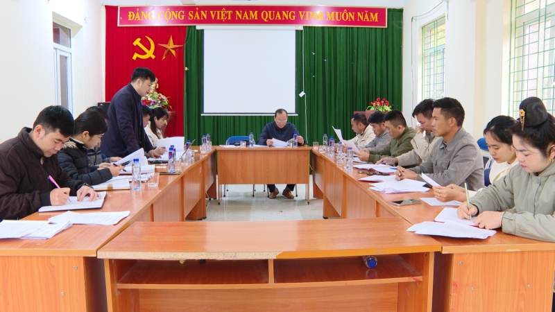 Đoàn kiểm tra làm việc tại xã Mường Thín