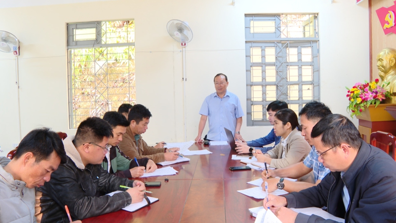 Đoàn kiểm tra làm việc với xã Nà Tòng