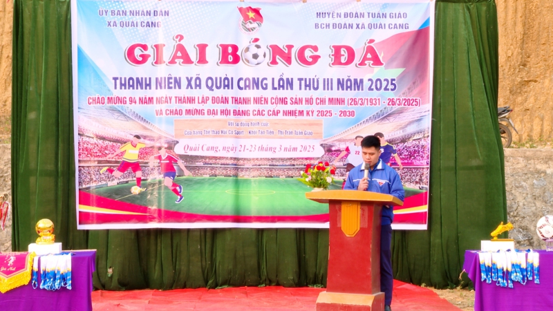 Giải bóng đã thanh niên xã Quài Cang