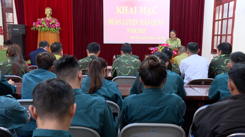 TOÀN CẢNH LỄ KHAI MẠC HUẤN LUYỆN DÂN QUÂN