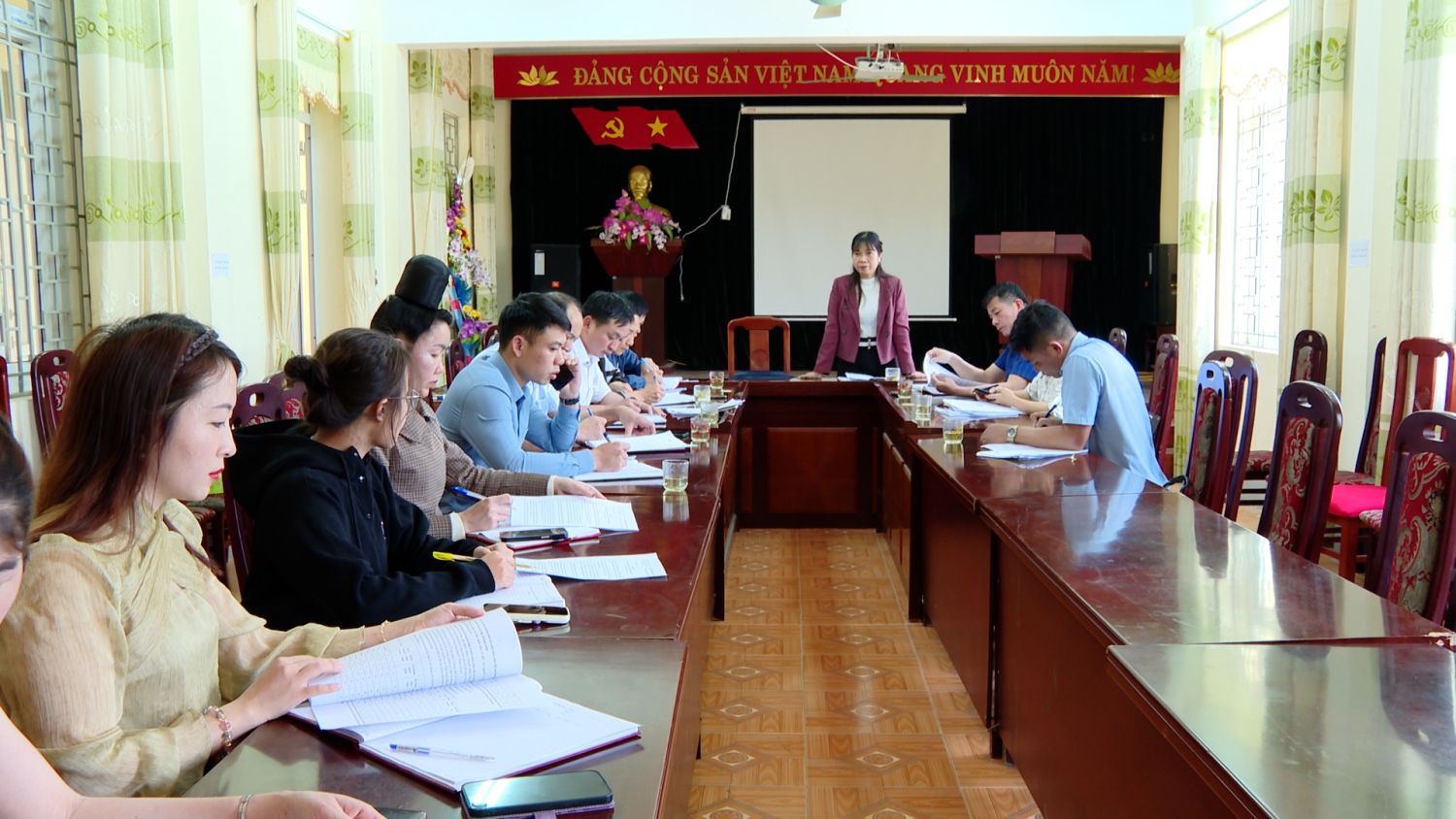 Đoàn kiểm tra làm việc với xã Quài Nưa
