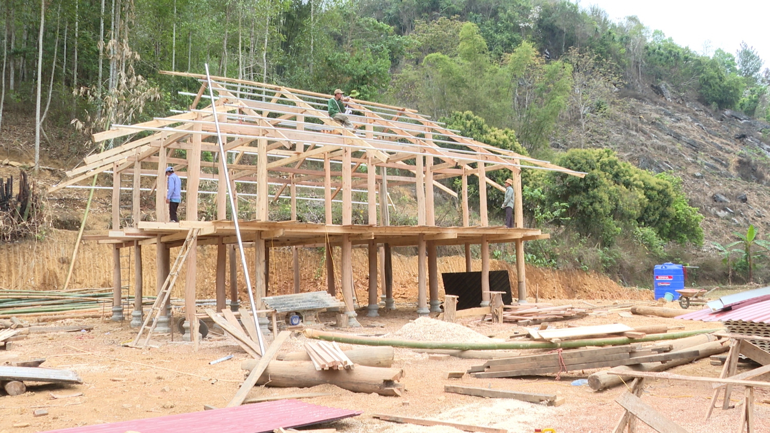 đoàn ktra nhà tại bản thín a