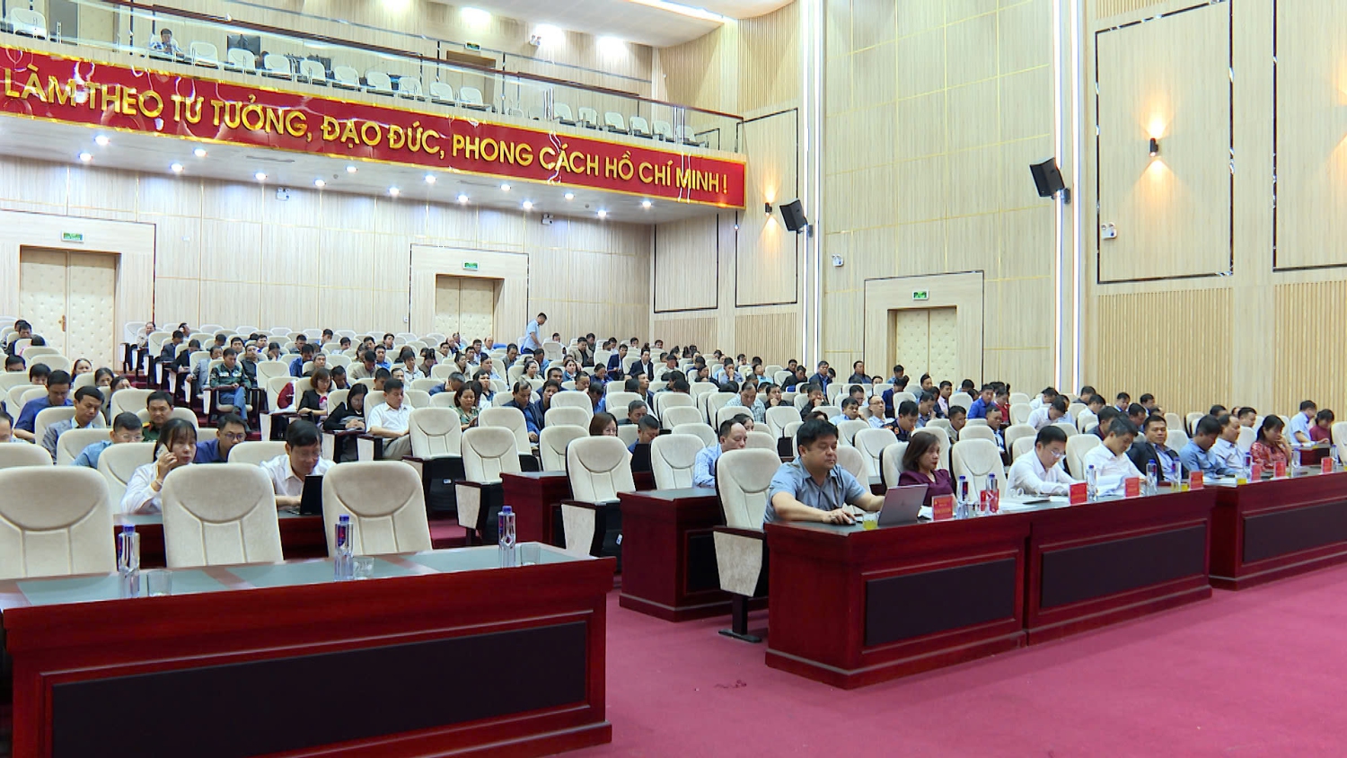 CÁC ĐẠI BIỂU DỰ HỘI NGHỊ